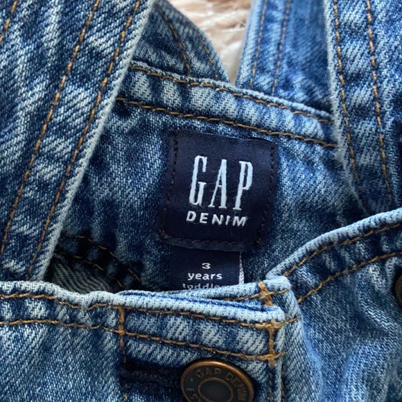 Gap toddler girl denim jumper - Picture 2 of 3